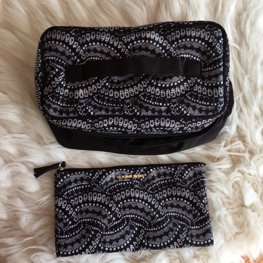 VICTORIA SECRET TRAVEL GARMENT BAG ORGANIZATIONAL
